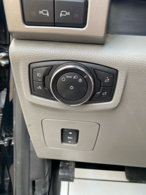 2016 Ford F-150 Image 18