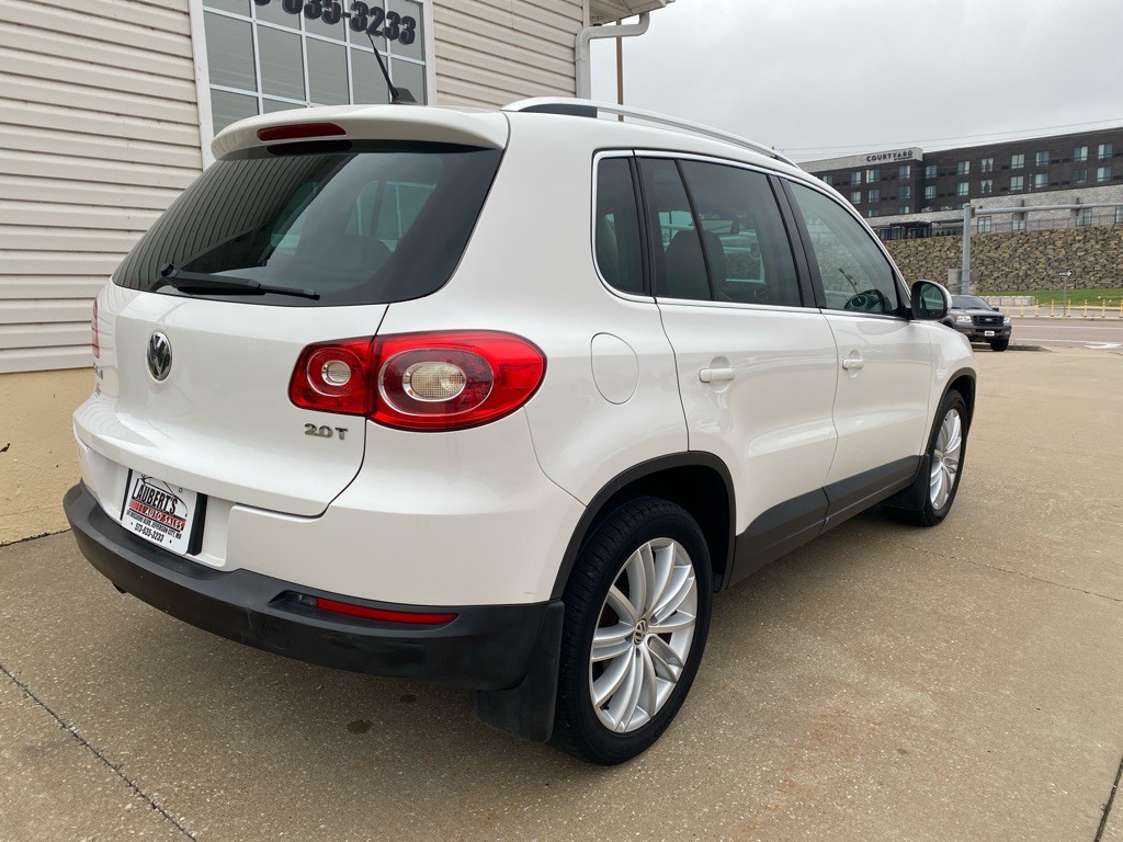 2011 Volkswagen Tiguan Image 3