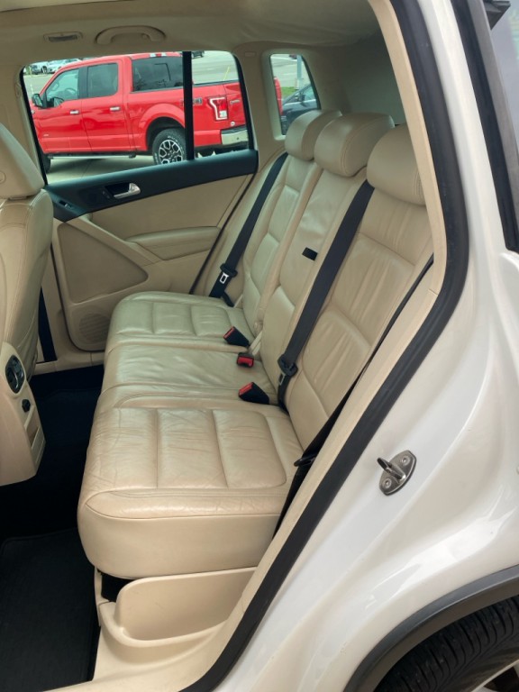 2011 Volkswagen Tiguan Image 11