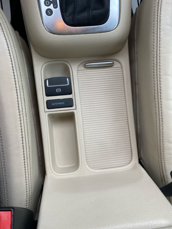 2011 Volkswagen Tiguan Image 14