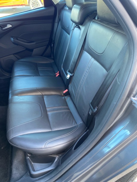 2014 Ford Focus Image 12