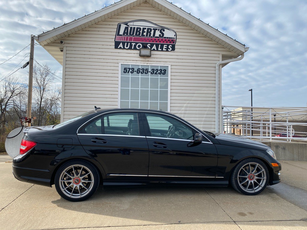 2013 Mercedes-Benz C-Class Image 1