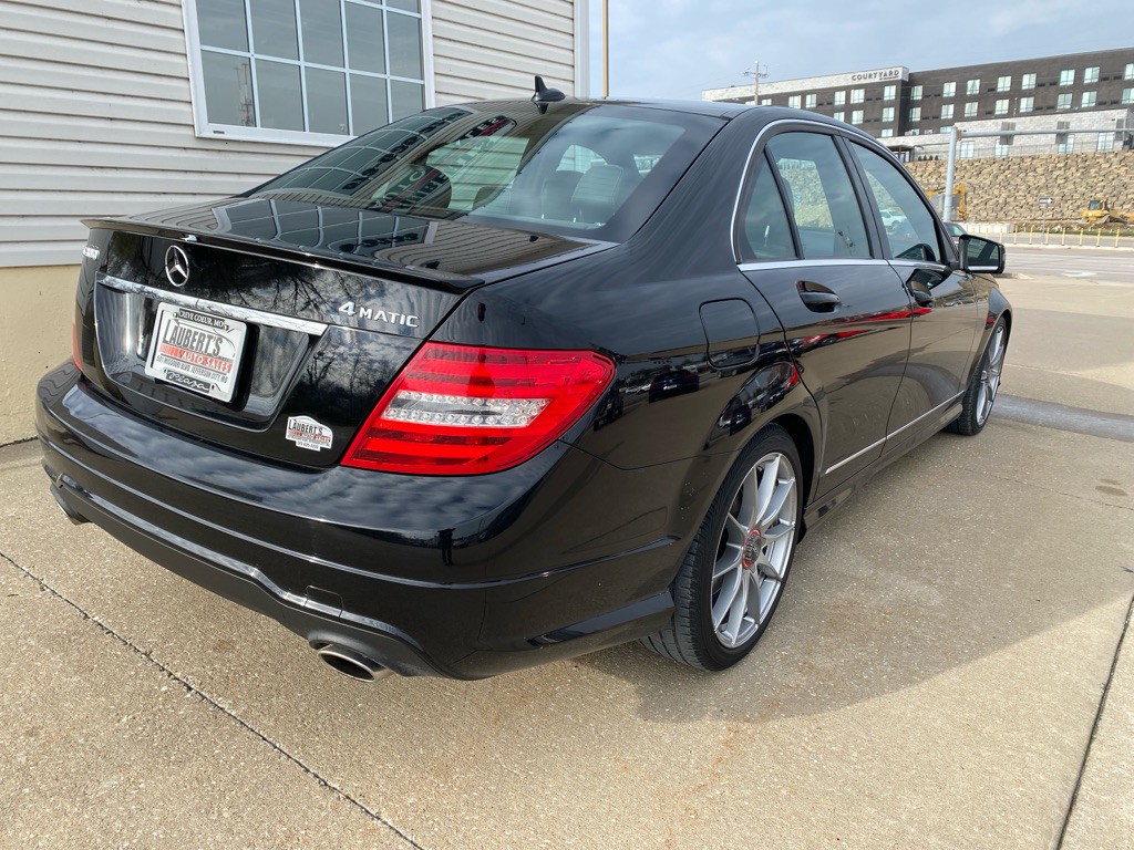 2013 Mercedes-Benz C-Class Image 3