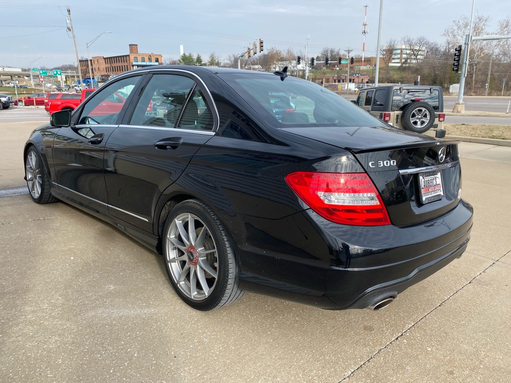 2013 Mercedes-Benz C-Class Image 4