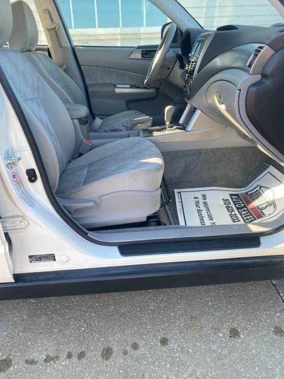2010 Subaru Forester Image 10