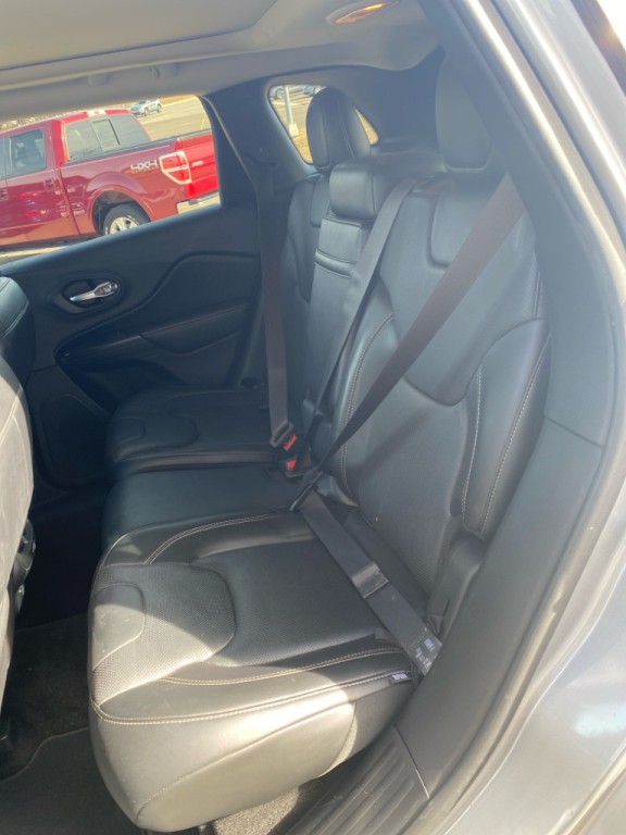 2015 Jeep Cherokee Image 11