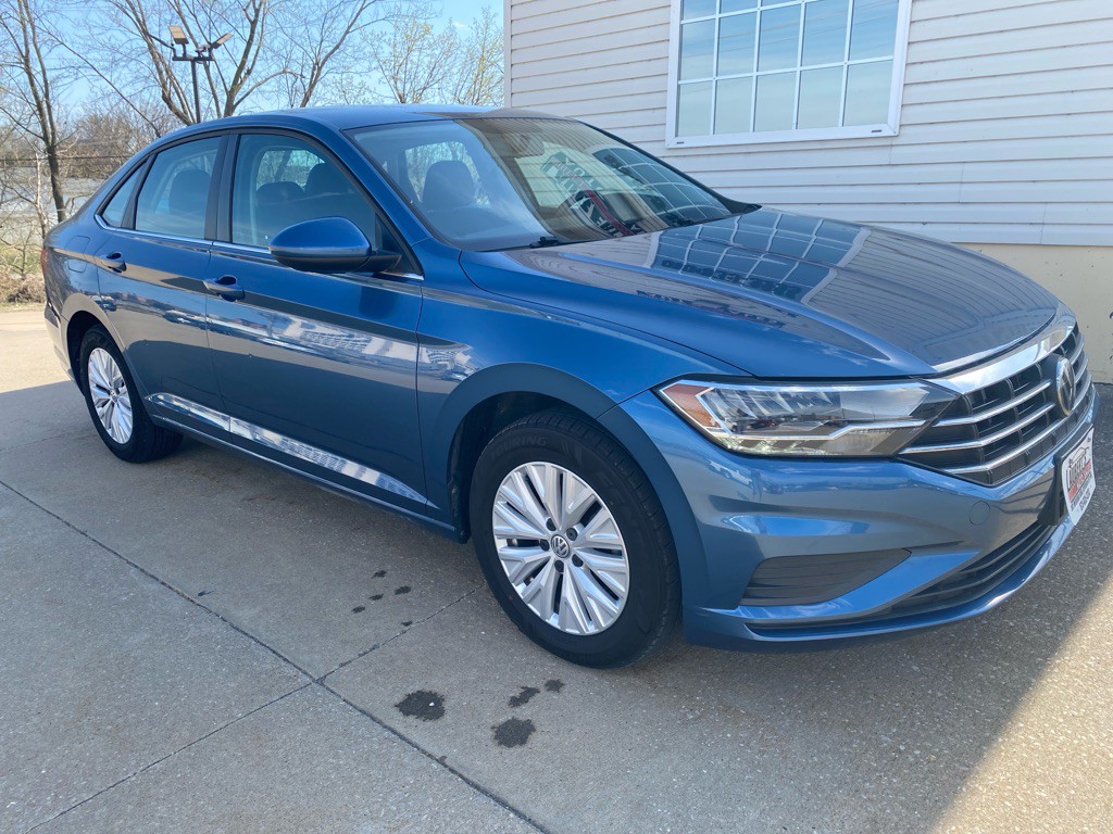 2019 Volkswagen Jetta Image 2