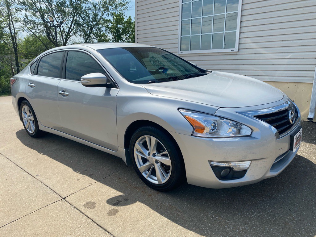2015 Nissan Altima Image 2