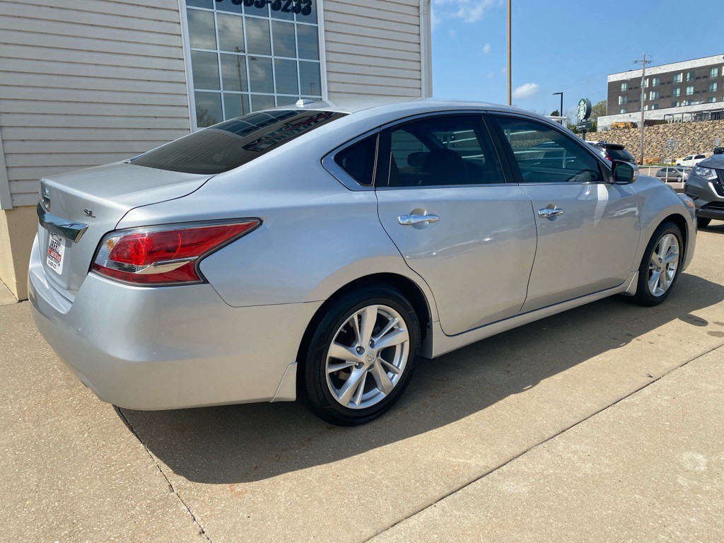 2015 Nissan Altima Image 3