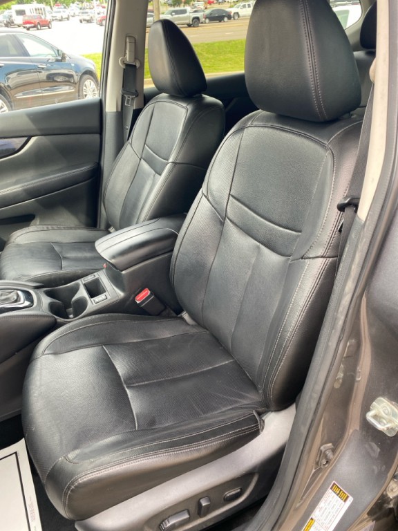 2019 Nissan Rogue Image 14