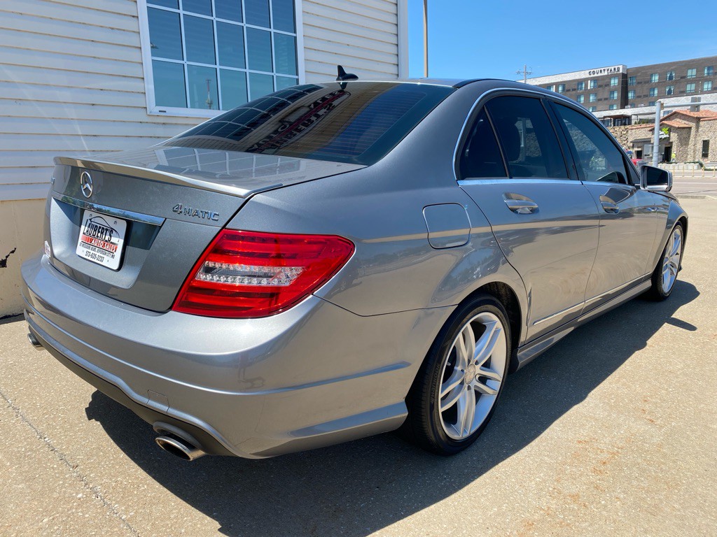 2012 Mercedes-Benz C-Class Image 3