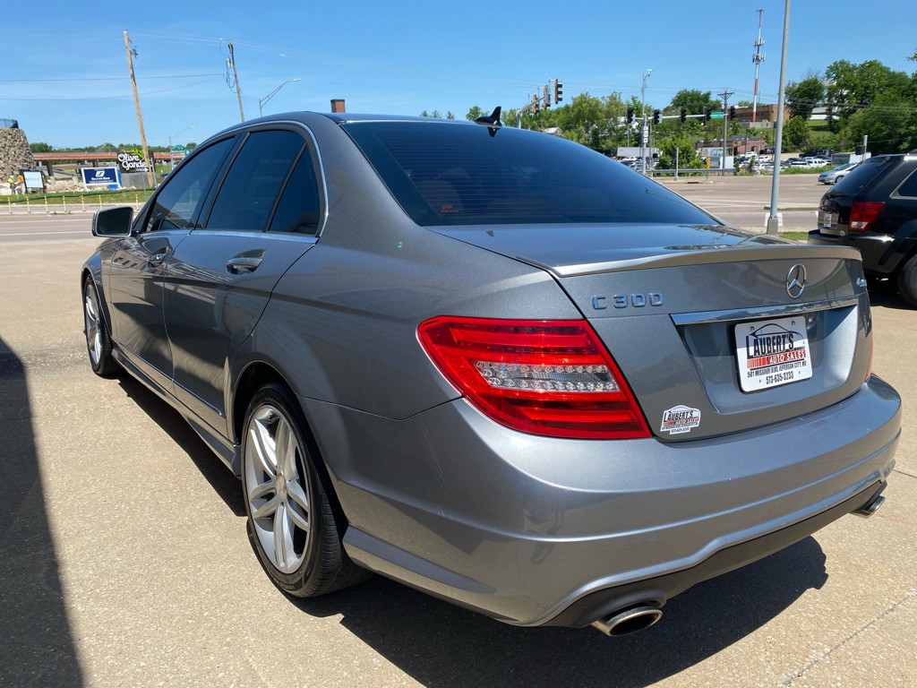 2012 Mercedes-Benz C-Class Image 4