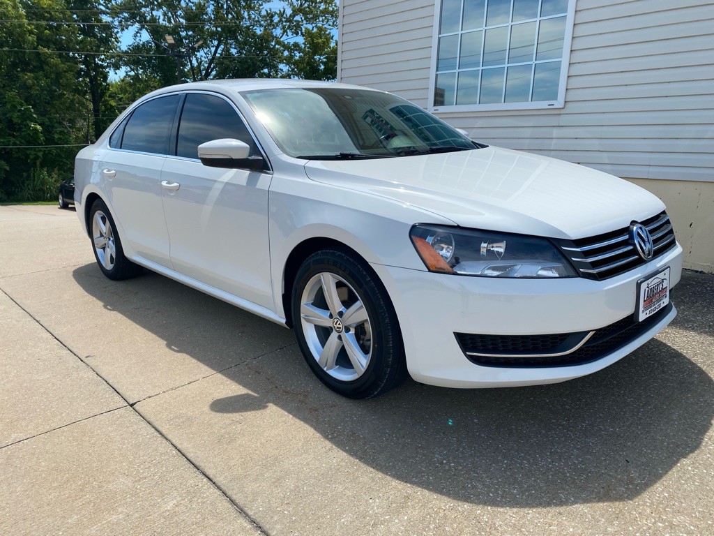 2015 Volkswagen Passat Image 2