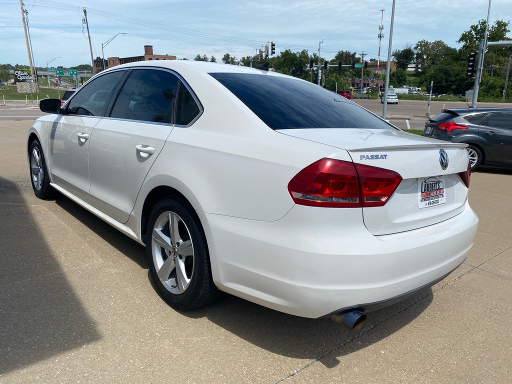 2015 Volkswagen Passat Image 4