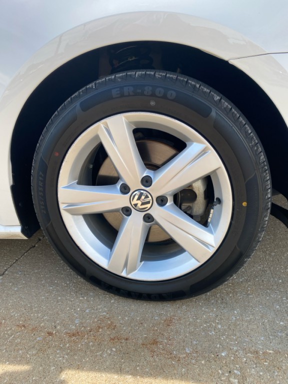 2015 Volkswagen Passat Image 9