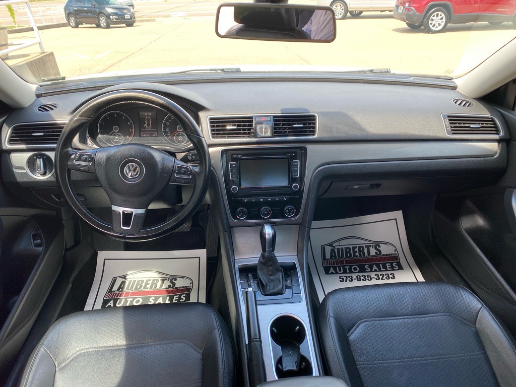 2015 Volkswagen Passat Image 13