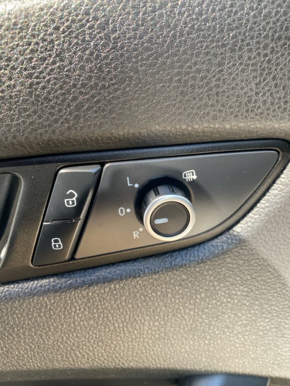 2015 Volkswagen Passat Image 15