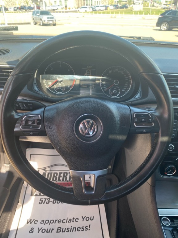 2014 Volkswagen Passat Image 21