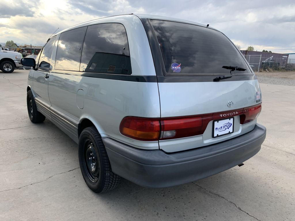 1992 Toyota Previa Image 4