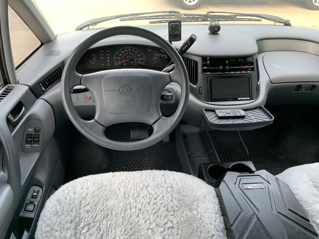 1992 Toyota Previa Image 11