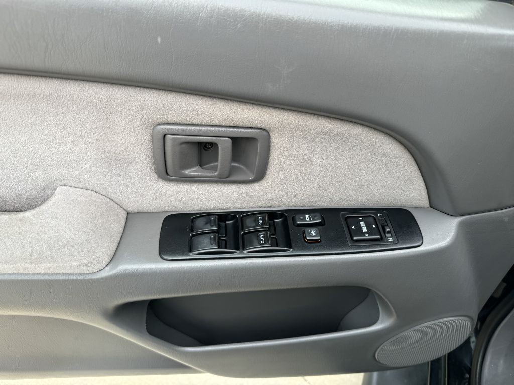 2001 Toyota 4Runner Image 3