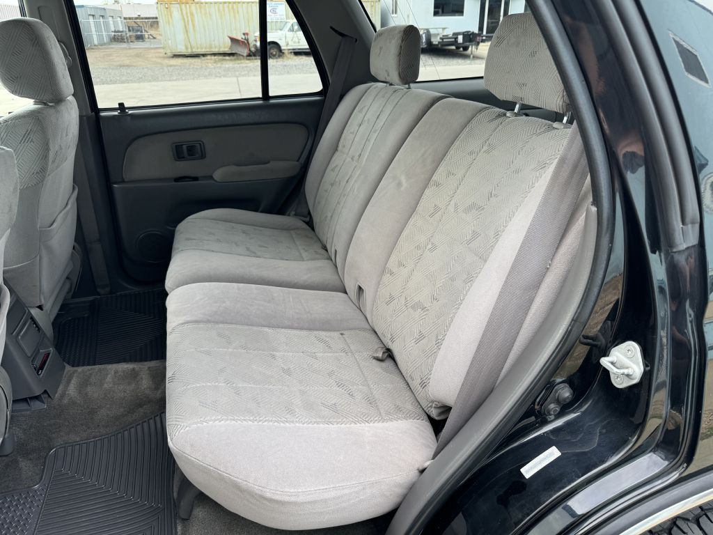 2001 Toyota 4Runner Image 10