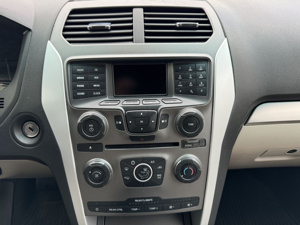 2013 Ford Explorer Image 12