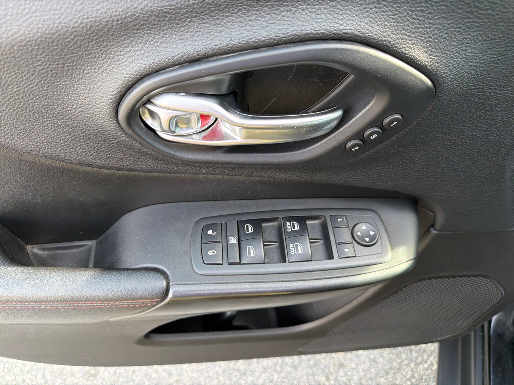 2019 Jeep Cherokee Image 11