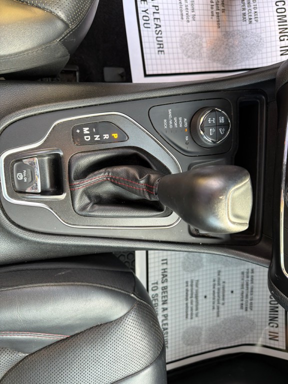 2019 Jeep Cherokee Image 16