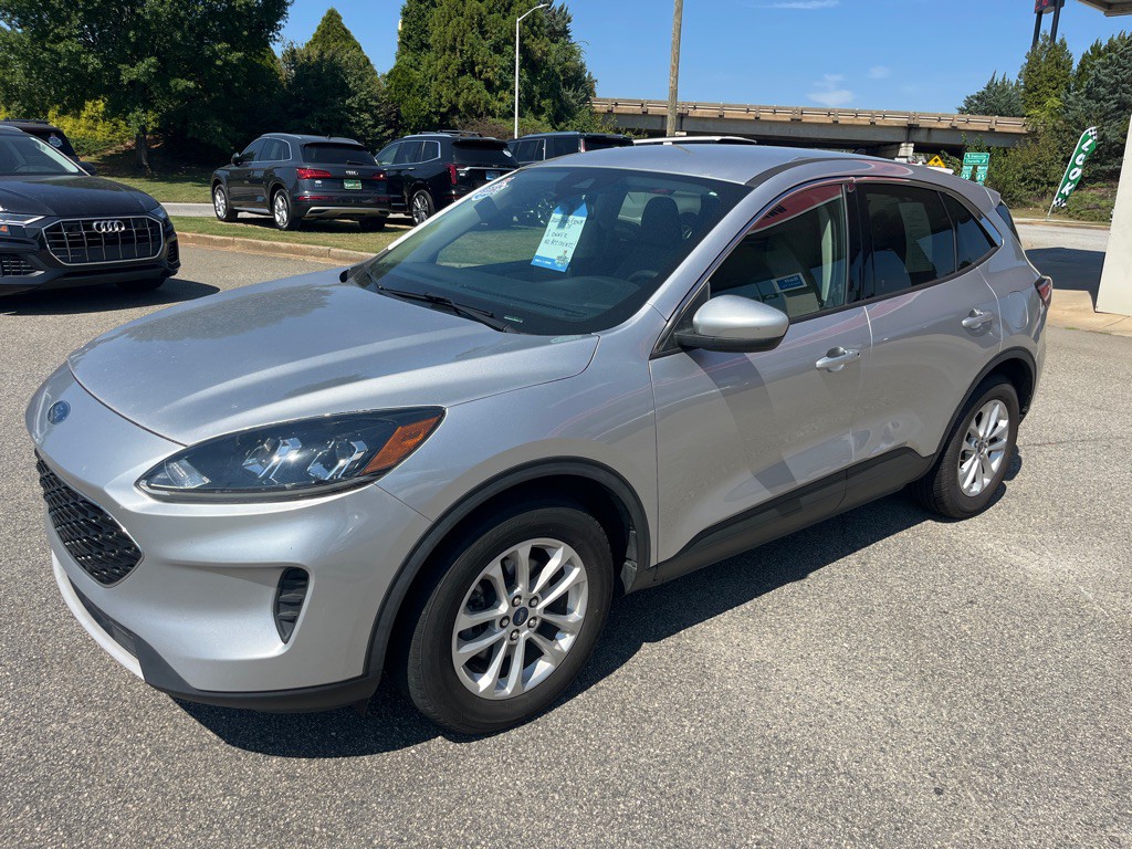 2020 Ford Escape Image 1