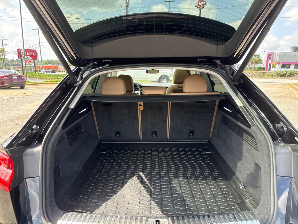 2019 Audi Q8 Image 4
