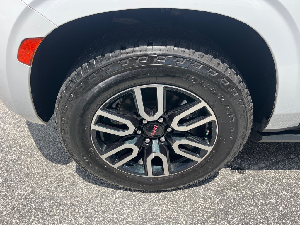 2022 GMC Yukon Image 5