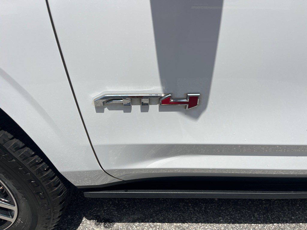 2022 GMC Yukon Image 6