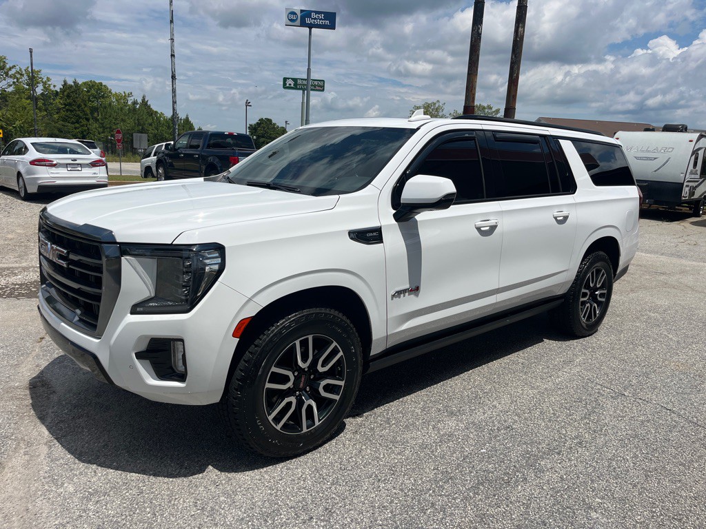 2022 GMC Yukon Image 1