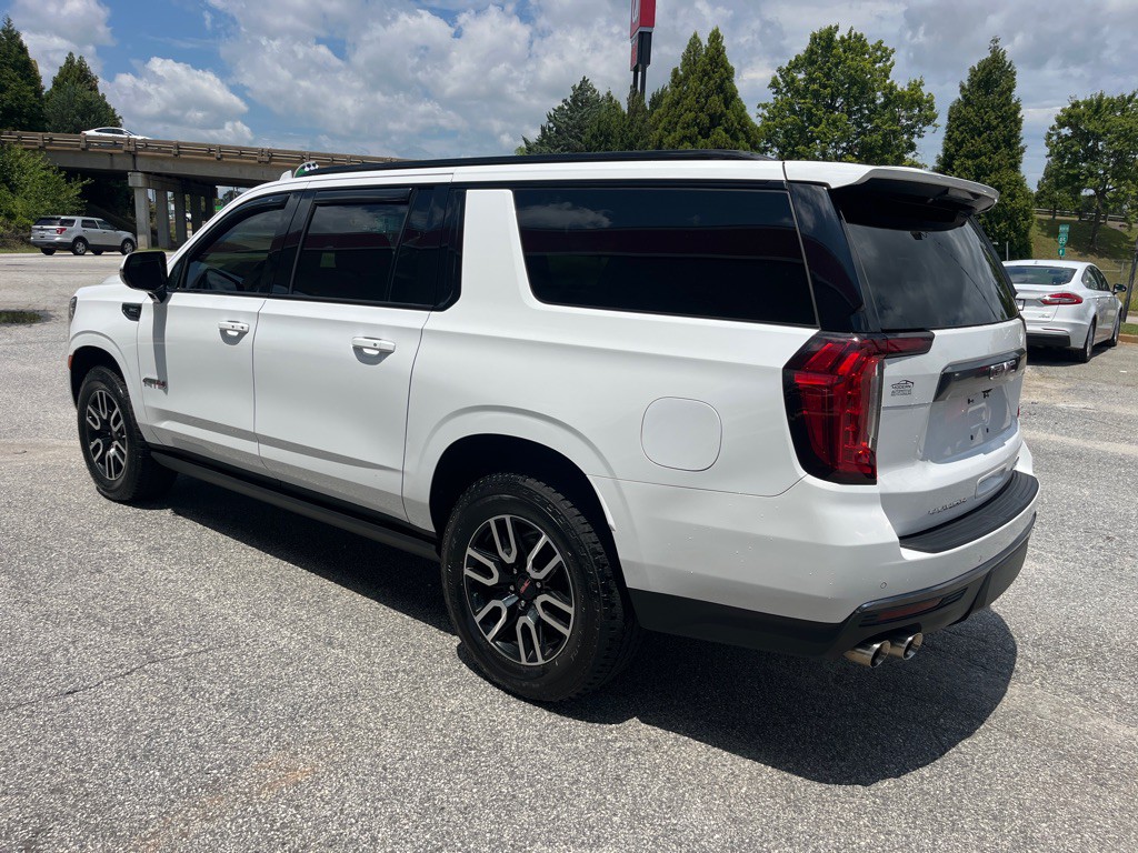 2022 GMC Yukon Image 4