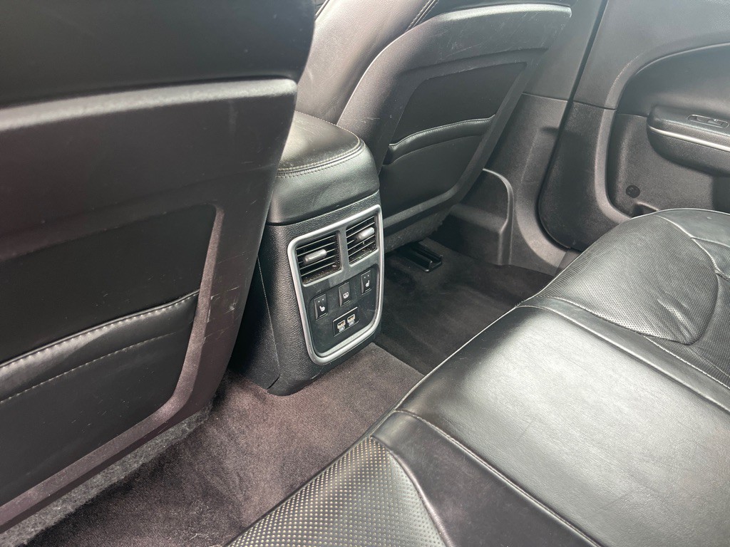 2016 Chrysler 300 Image 10