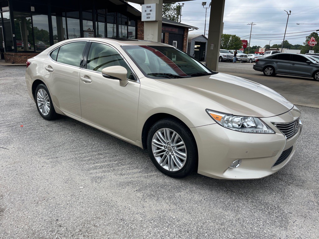 2013 Lexus ES Image 4