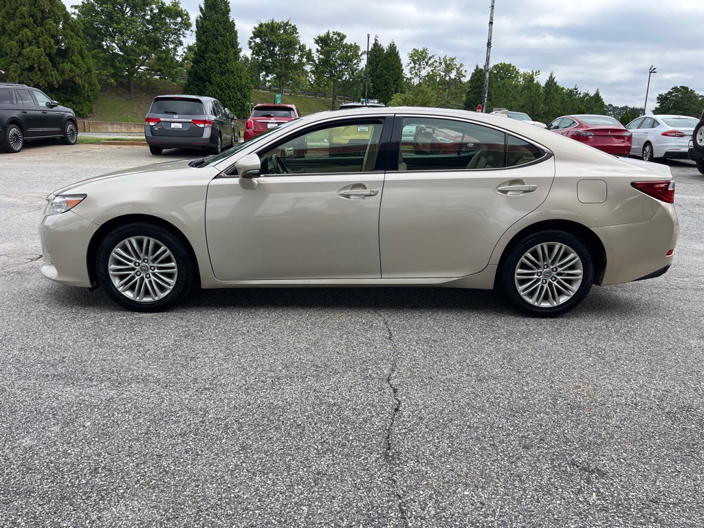 2013 Lexus ES Image 6