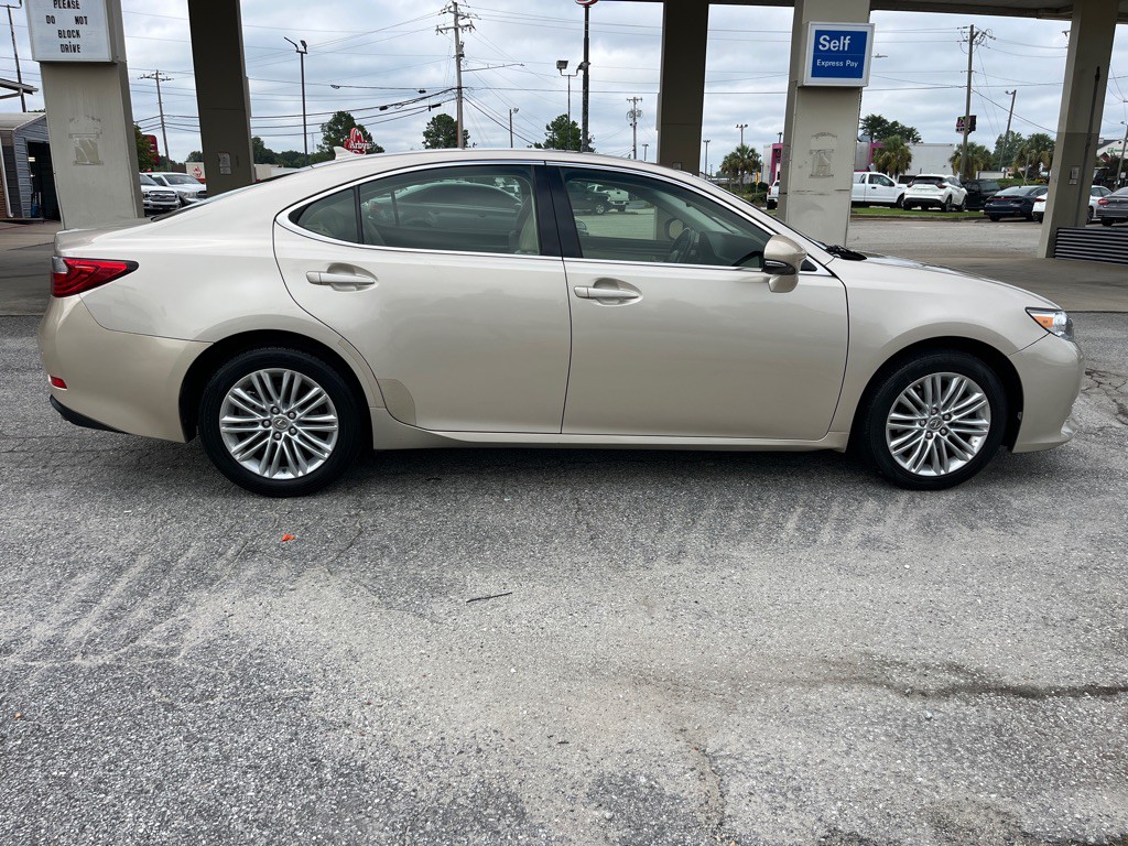 2013 Lexus ES Image 8