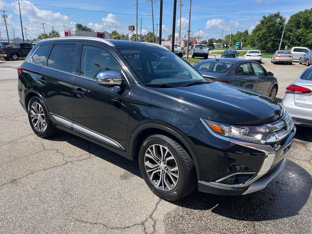 2018 Mitsubishi Outlander Image 4