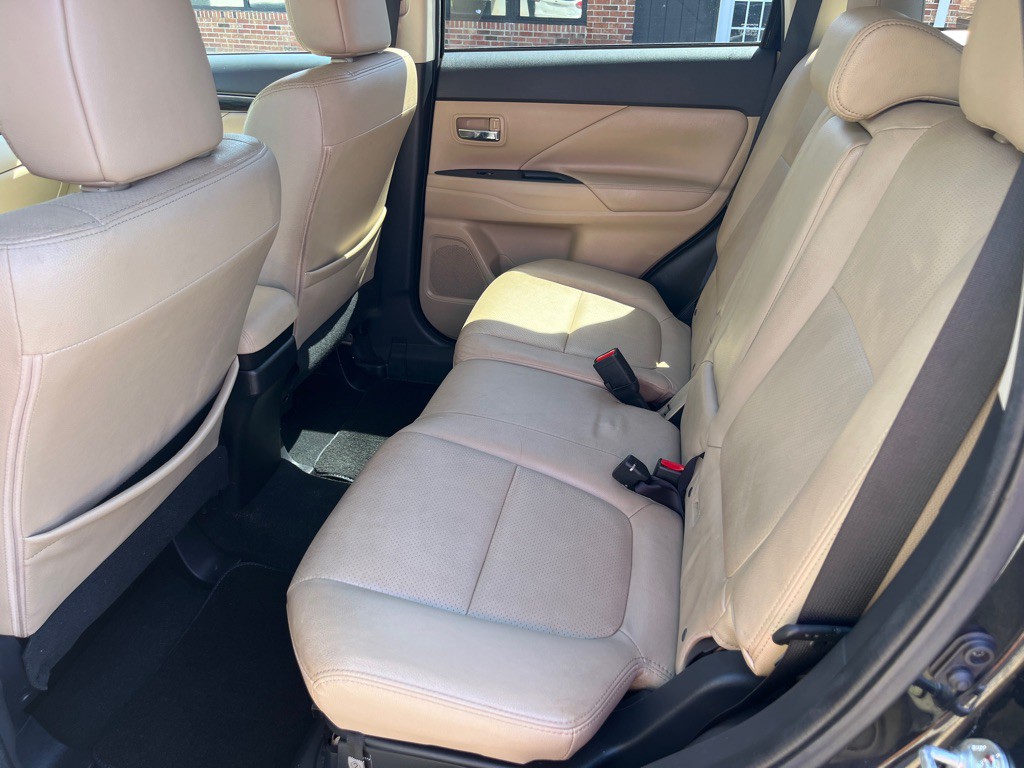 2018 Mitsubishi Outlander Image 11