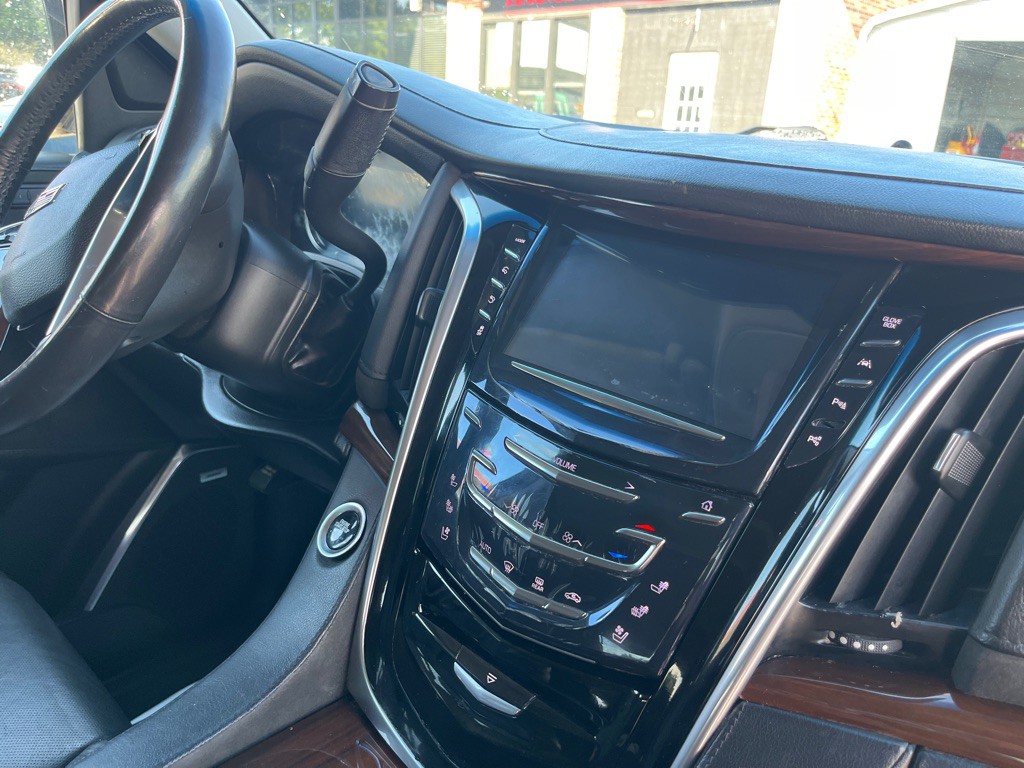 2019 Cadillac Escalade Image 8