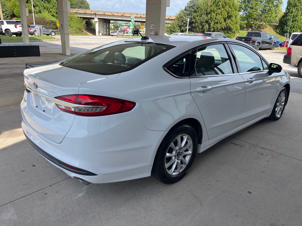 2018 Ford Fusion Image 3