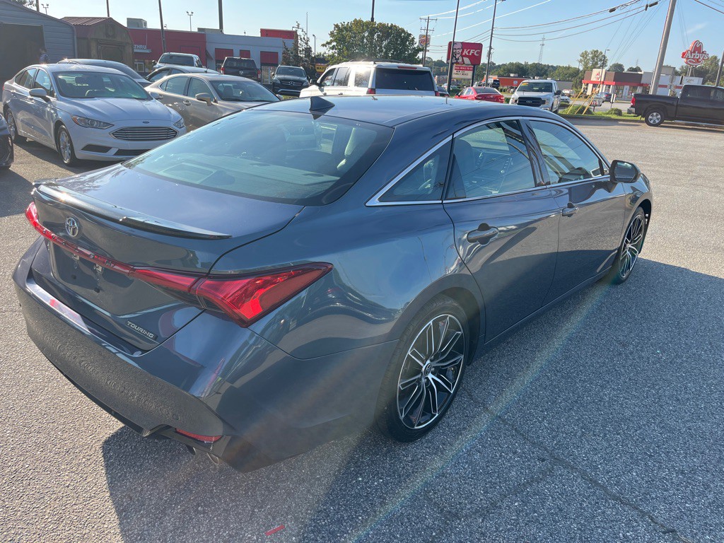 2022 Toyota Avalon Image 3