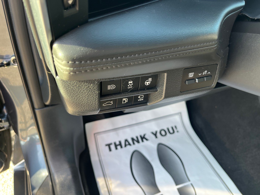 2022 Toyota Avalon Image 10