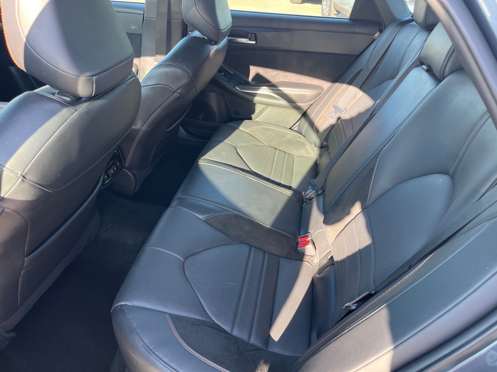 2022 Toyota Avalon Image 12