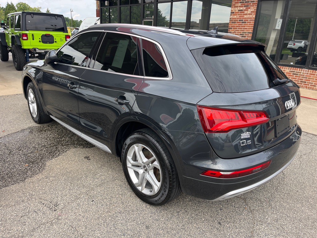 2019 Audi Q5 Image 2