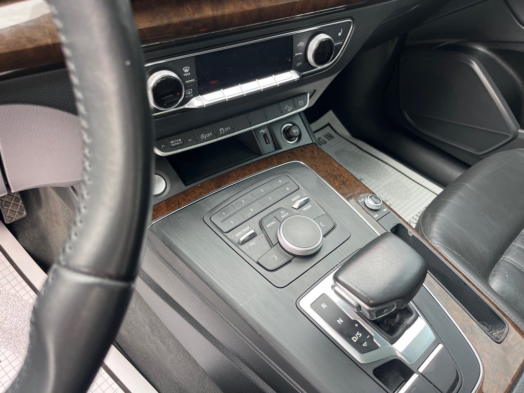 2019 Audi Q5 Image 10