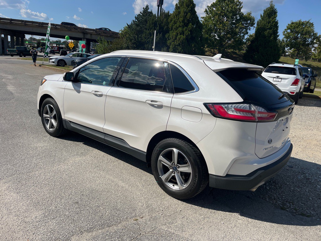 2019 Ford Edge Image 2
