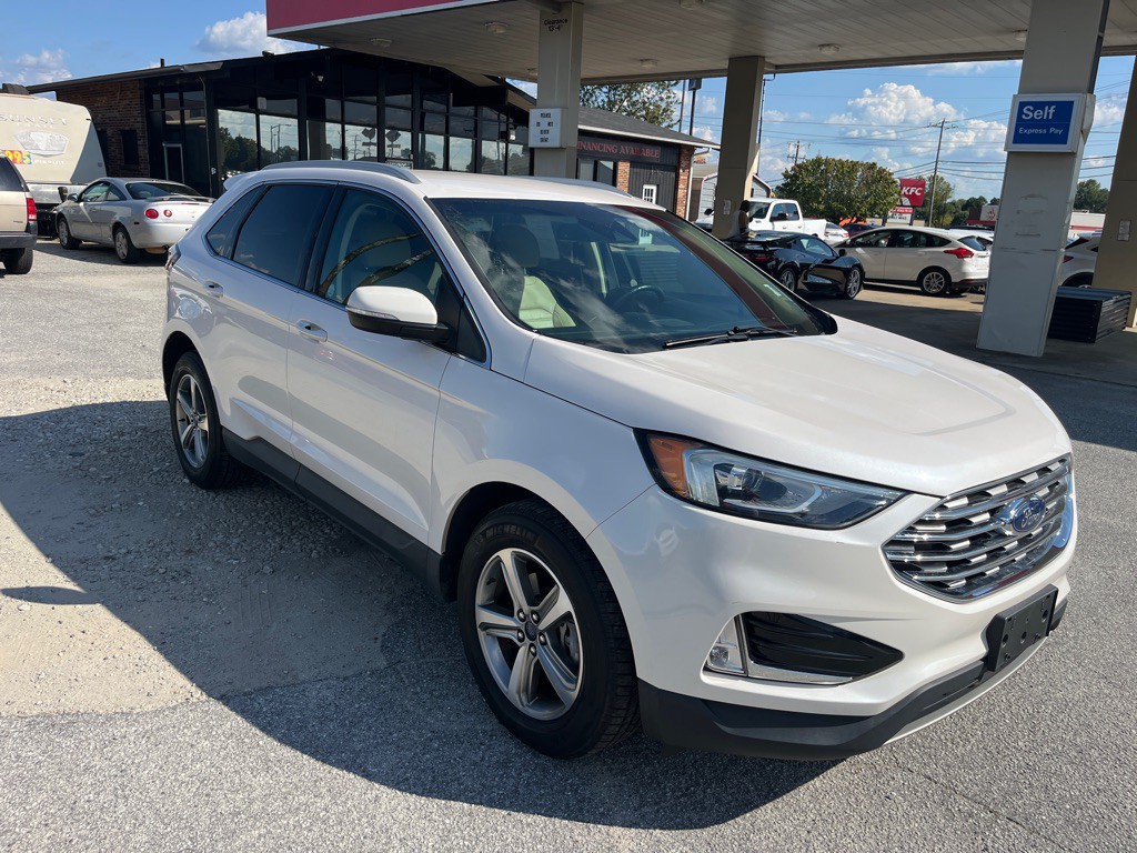 2019 Ford Edge Image 4